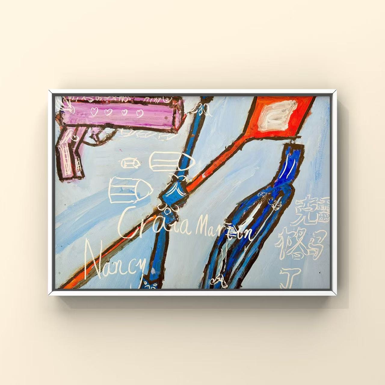 水粉画：浅蓝背景上画着粉色爱心玩具枪与蓝色长玩具枪，用白色写着朋友们的名字