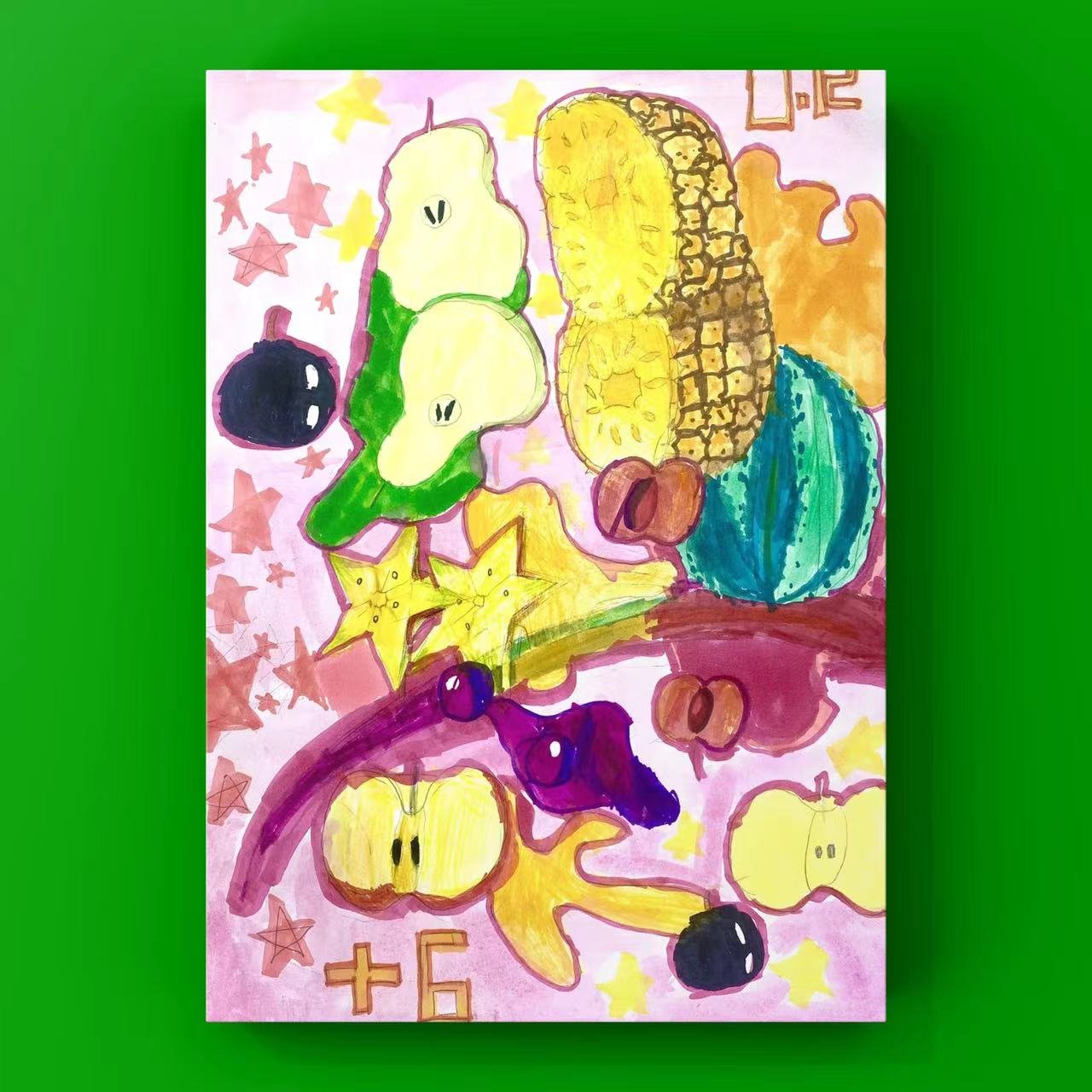 水彩画：切开的梨、菠萝、杨桃和西瓜，粉色底上洒满星星